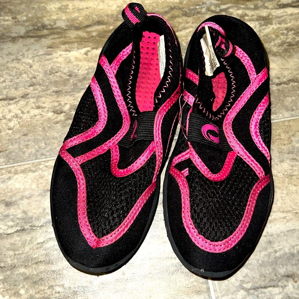 Swim shoes size 11
